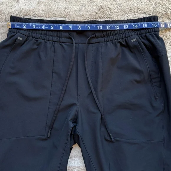 Lululemon License to Train Jogger in True Navy Size L - Picture 9 of 15